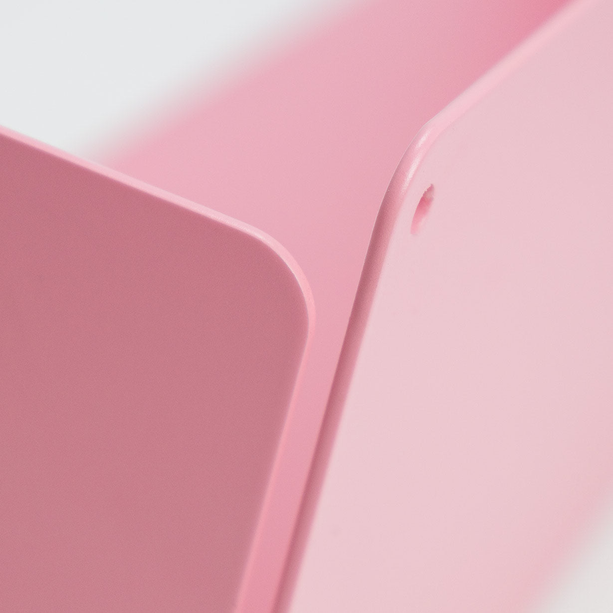 Estante rosa de metal para pared, diseño moderno y original, para libros y decoración, 60cm