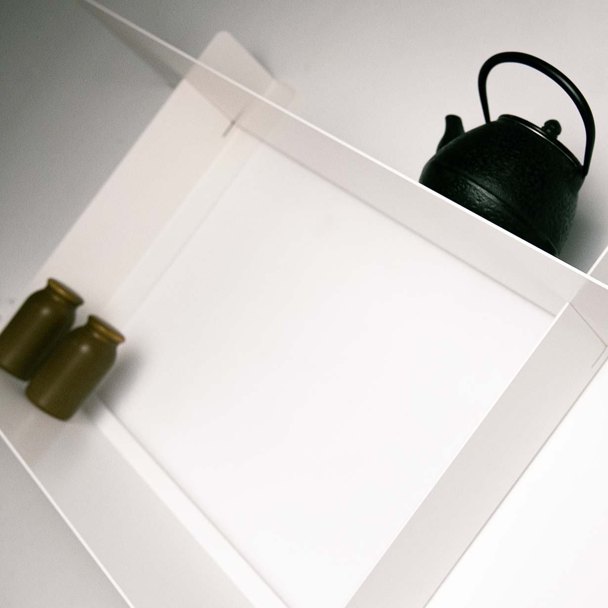 Estantería blanca de metal para pared, cocina libros y decoración, 2 baldas 75cm, diseño minimalista moderno