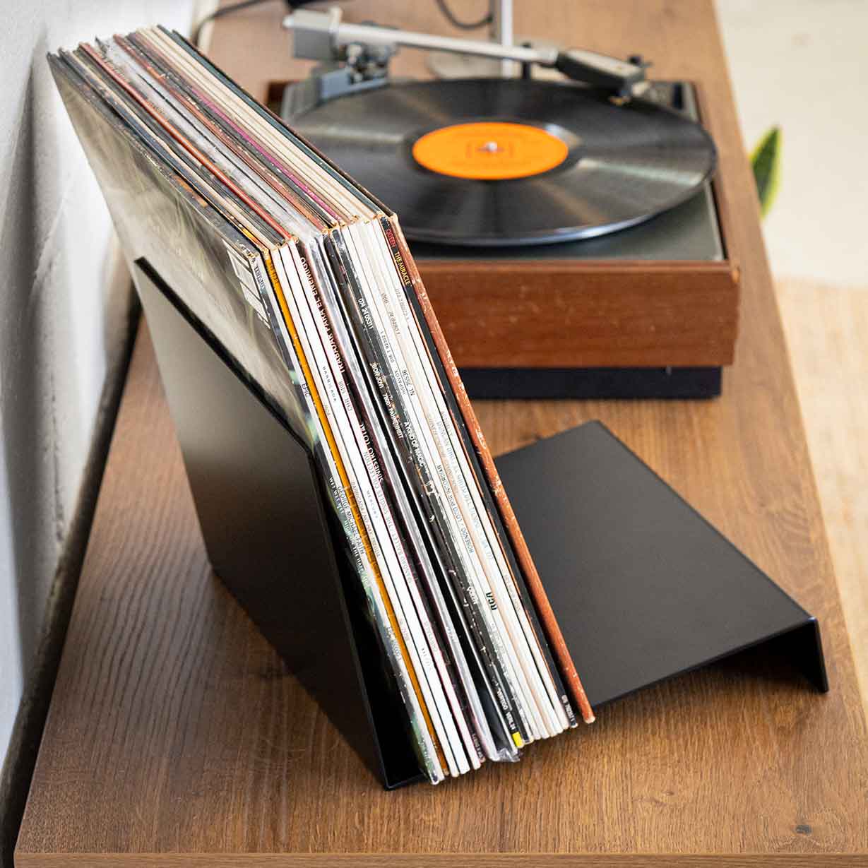 Soportes y estantes para discos de vinilo en acero